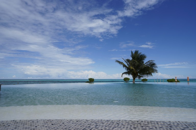 Dette er det største bassenget på hotellet.