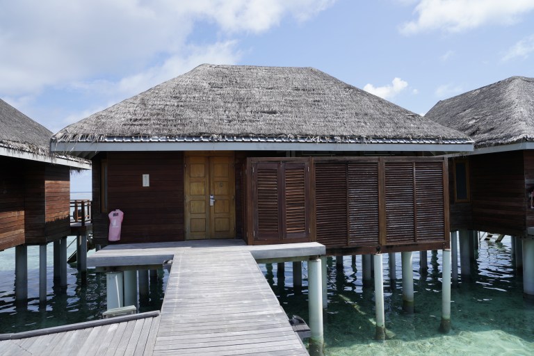 Her er den nye hytta vår - på påler ute i vannet!