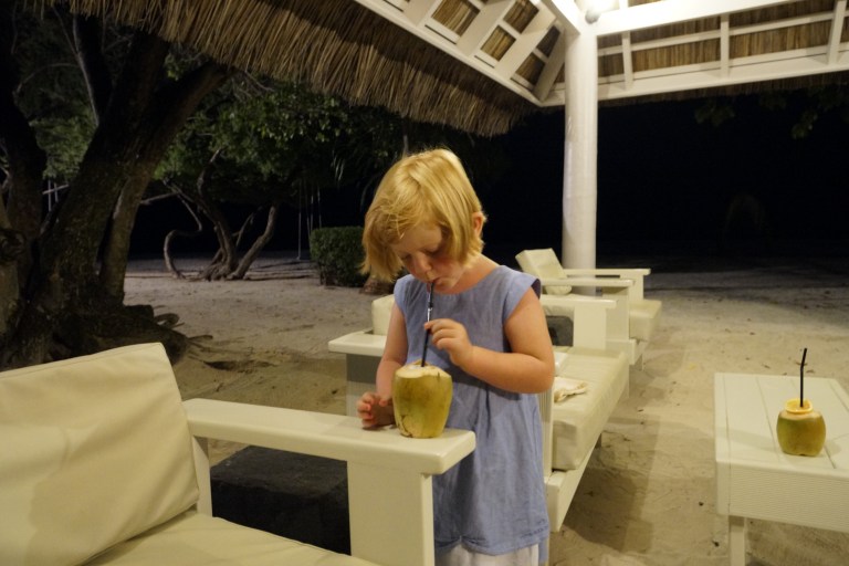 Kokosmelk rett fra nøtta var godt!