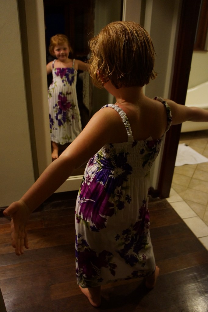 Kledd til middag i ny Seychellene-kjole.