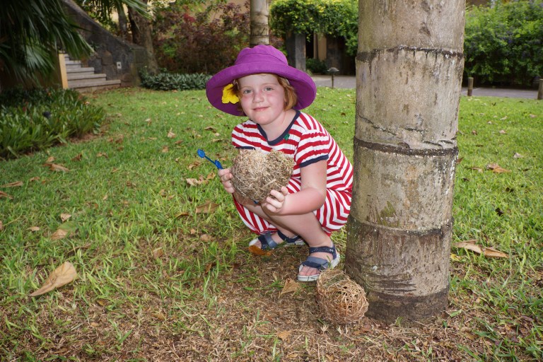 Utenfor leiligheten fant vi to reir