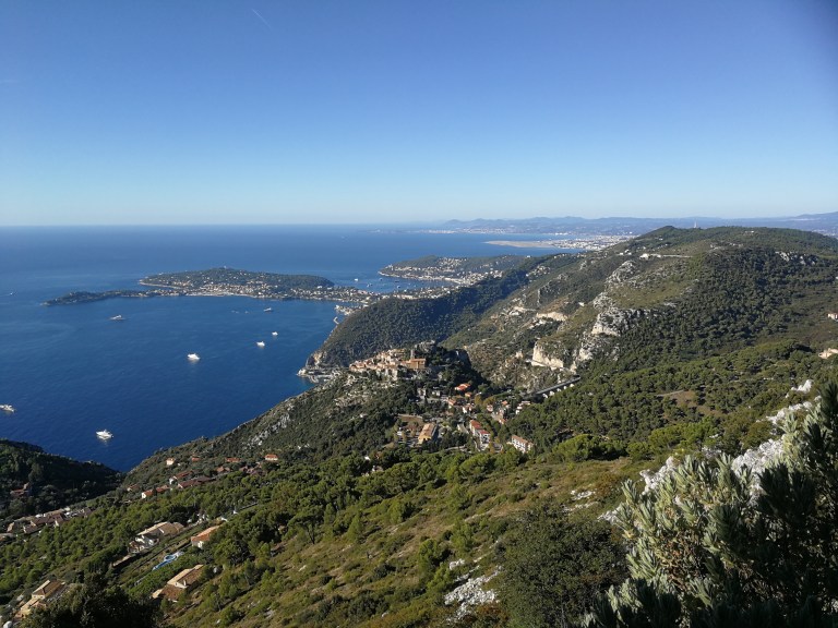 Utsikt mot Eze fra Fort Revere